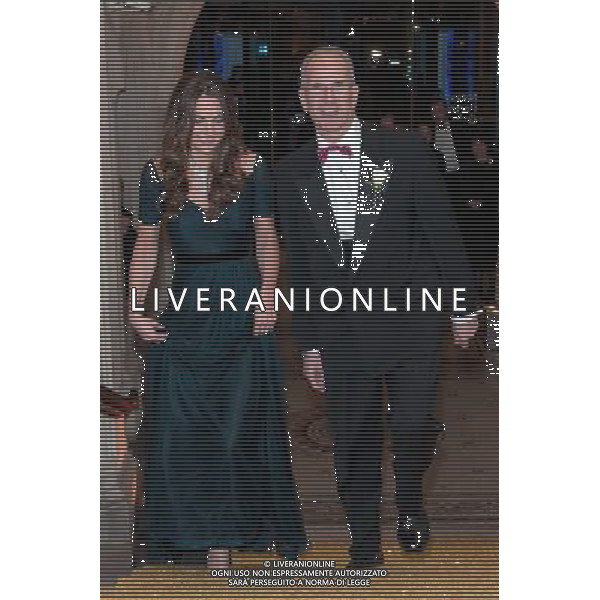 Catherine Duchess of Cambridge and Sandy Nairne during the Portrait Gala 2014 at the National Portrait Gallery on February 11, 2014 in London, England. Picture by Jorge Herrera. ©photoshot/AGENZIA ALDO LIVERANI SAS - ITALY ONLY - REALI INGLESI: Kate Middleton, Duchessa di Cambridge alla serata di Gala al National Portrait Gallery nel centro di Londra Inghilterra 11 febbraio 2014.