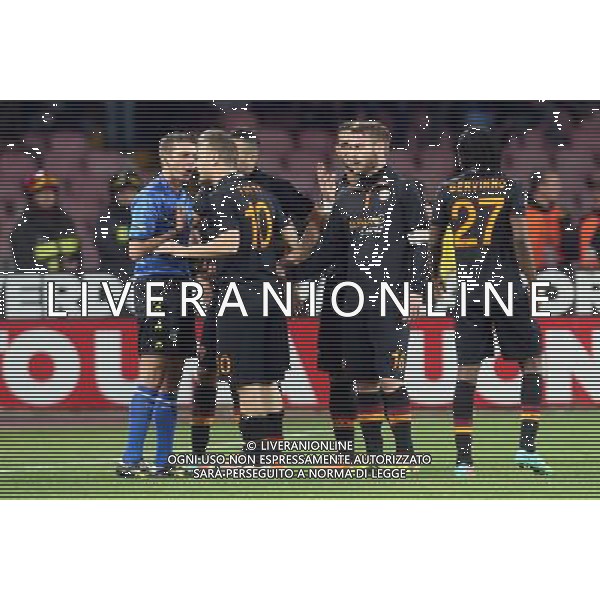 NAPOLI - ROMA SEMIFINALE RITORNO COPPA ITALIA TIM CUP 12 FEBBRAIO 2014 NELLA FOTO: LE PROTESTE DI FRANCESCO TOTTI CON L\'ARBITRO ROCCHI ©MOSCA/AGENZIA ALDO LIVERANI SAS