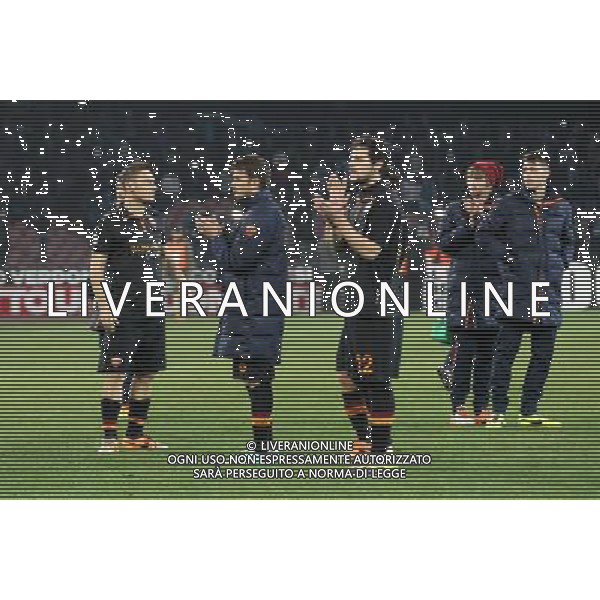 NAPOLI - ROMA SEMIFINALE RITORNO COPPA ITALIA TIM CUP 12 FEBBRAIO 2014 NELLA FOTO: LA DELUSIONE DEI GIOCATORI DELLA ROMA A FINE GARA ©MOSCA/AGENZIA ALDO LIVERANI SAS