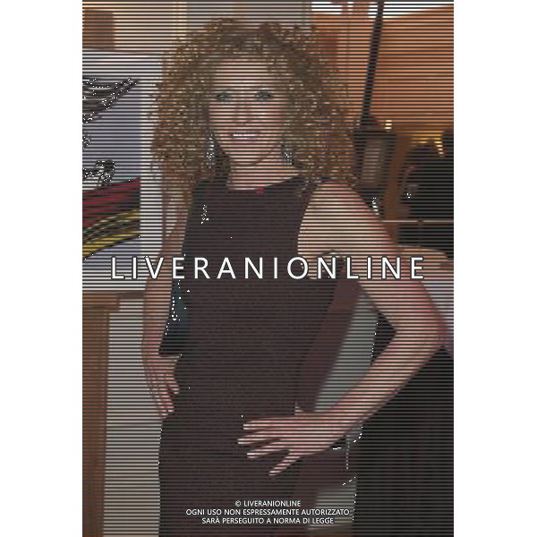 Kelly Hoppen poses at a reception for the Prince\'s Trust Invest in Futures Gala Dinner at The Savoy Hotel on February 6, 2014 in London, England. The money raised by the event will help disadvantaged young people into jobs. ©PHOTOSHOT/AGENZIA ALDO LIVERANI SAS - ITALY ONLY - EDITORIAL USE ONLY - REALI INGLESI: Il Principe Carlo d\'inghilterra a un ricevimento e Cena di Gala al The Savoy Hotel il 6 febbraio 2014 a Londra per una raccolta di fondi per aiutare i giovani svantaggiati nel mondo del lavoro.