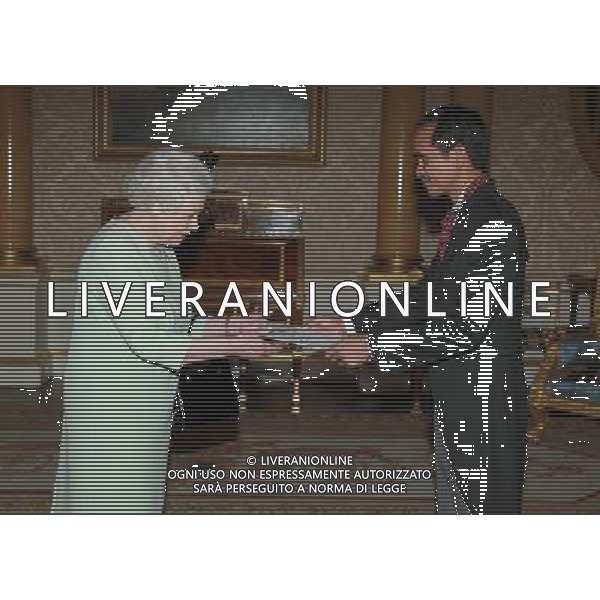 Queen Elizabeth II with His Excellency Mr Joaquim da Fonseca Ambassador from the Democratic Republic of Timor-Leste as he presents her Credentials at Buckingham Palace. ©photoshot/AGENZIA ALDO LIVERANI SAS - ITALY ONLY - REALI INGLESI: La Regina Elisabetta II alla presentazione delle credenziali a Buckingham Palace a Londra Inghilterra 