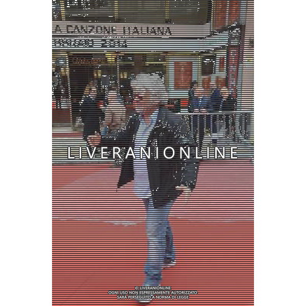 64ma edizione del Festival di Sanremo 18 febbraio 2014 Nella foto: il Sosia Beppe Grillo davanti all\'Ariston ©gazzaniga/AGENZIA ALDO LIVERANI SAS