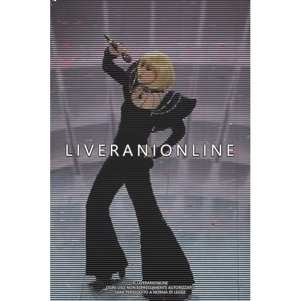 Festival di Sanremo Nella foto: Luciana Littizzetto imita Raffaella Carra\' Prima Serata 64mo Festival della Canzone Italiana di Sanremo 18 febbraio 2014 ©gazzaniga/AGENZIA ALDO LIVERANI SAS