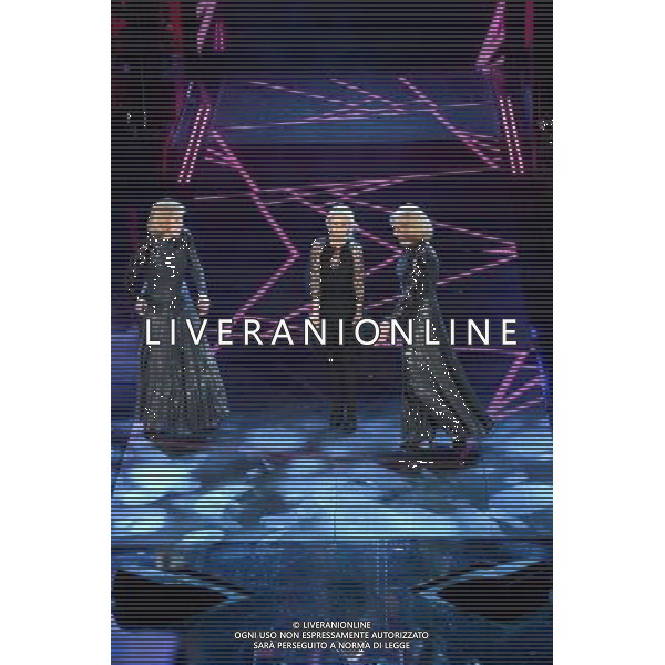 Seconda Serata 64mo Festival della Canzone Italiana di Sanremo 19 febbraio 2014 Nella foto: Le gemelle Alice ed Ellen Kessler con luciana Littizzetto ©gazzaniga/AGENZIA ALDO LIVERANI SAS