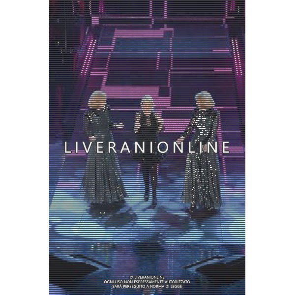 Seconda Serata 64mo Festival della Canzone Italiana di Sanremo 19 febbraio 2014 Nella foto: Le gemelle Alice ed Ellen Kessler con luciana Littizzetto ©gazzaniga/AGENZIA ALDO LIVERANI SAS