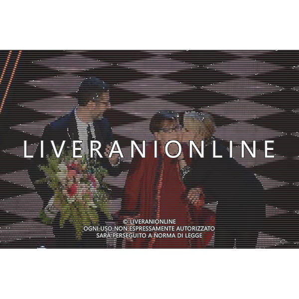 Seconda Serata 64mo Festival della Canzone Italiana di Sanremo 19 febbraio 2014 Nella foto: Luciana Littizzetto con franca valeri e fabio fazio ©gazzaniga/AGENZIA ALDO LIVERANI SAS