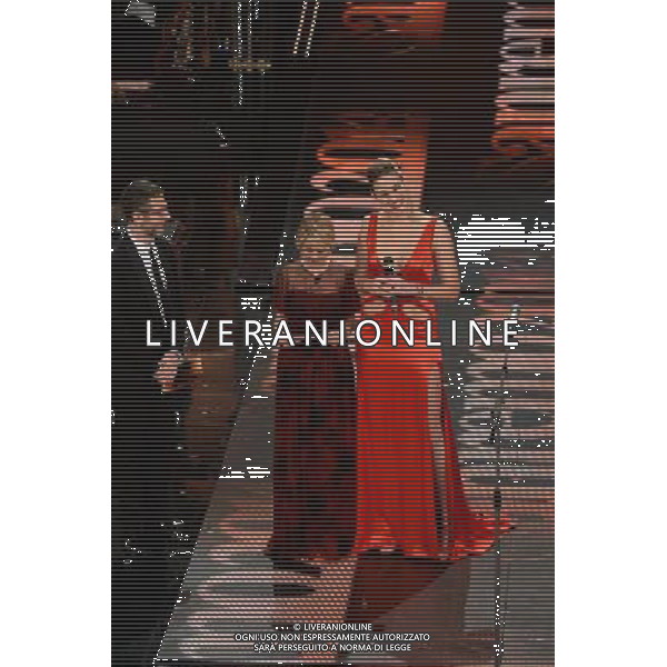 Seconda Serata 64mo Festival della Canzone Italiana di Sanremo 19 febbraio 2014 Nella foto: Fazio Fazio con luciana littizzetto e Veronica Angeloni ©gazzaniga/AGENZIA ALDO LIVERANI SAS