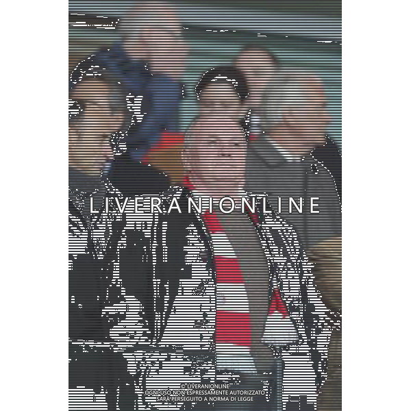 19.02.2014, Emirates Stadion, London, ESP, UEFA CL, FC Arsenal vs FC Bayern Muenchen, Achtelfinale, im Bild Praesident Uli HOENESS (FC Bayern Muenchen) fassungslos, verzweifelt, ratlos, Gestik, zerstoert, frustriert, Emotion, // during the UEFA Champions League Round of 16 match between FC Arsenal and FC Bayern Munich at the Emirates Stadion in London, Great Britain on 2014/02/19. EXPA Pictures © 2014, PhotoCredit: EXPA/ Eibner-Pressefoto/ Kolbert *****ATTENTION - OUT of GER***** ©PHOTOSHOT/AGENZIA ALDO LIVERANI SAS - ITALY ONLY - ARSENAL - BAYERN MONACO CHAMPIONS LEAGUE