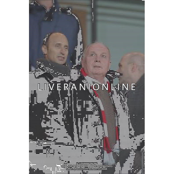 19.02.2014, Emirates Stadion, London, ESP, UEFA CL, FC Arsenal vs FC Bayern Muenchen, Achtelfinale, im Bild Praesident Uli HOENESS (FC Bayern Muenchen) fassungslos, verzweifelt, ratlos, Gestik, zerstoert, frustriert, Emotion, // during the UEFA Champions League Round of 16 match between FC Arsenal and FC Bayern Munich at the Emirates Stadion in London, Great Britain on 2014/02/19. EXPA Pictures © 2014, PhotoCredit: EXPA/ Eibner-Pressefoto/ Kolbert *****ATTENTION - OUT of GER***** ©PHOTOSHOT/AGENZIA ALDO LIVERANI SAS - ITALY ONLY - ARSENAL - BAYERN MONACO CHAMPIONS LEAGUE