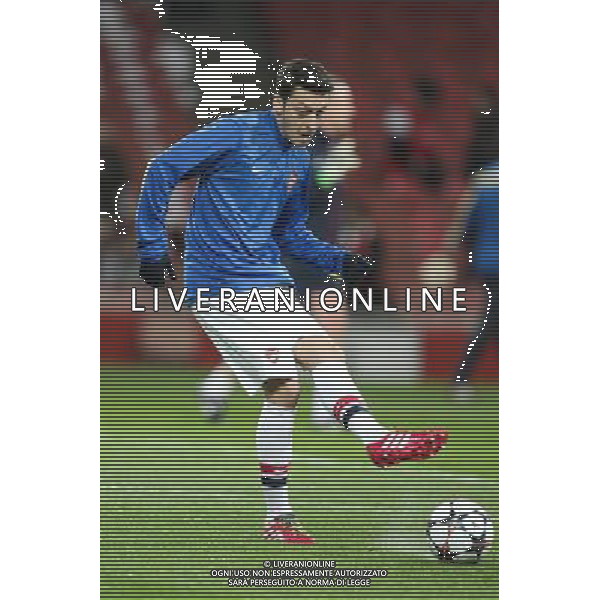 19.02.2014, Emirates Stadion, London, ESP, UEFA CL, FC Arsenal vs FC Bayern Muenchen, Achtelfinale, im Bild Mesut Oezil #11 (FC Arsenal London) beim warm up // during the UEFA Champions League Round of 16 match between FC Arsenal and FC Bayern Munich at the Emirates Stadion in London, Great Britain on 2014/02/19. EXPA Pictures © 2014, PhotoCredit: EXPA/ Eibner-Pressefoto/ Kolbert *****ATTENTION - OUT of GER***** ©PHOTOSHOT/AGENZIA ALDO LIVERANI SAS - ITALY ONLY - ARSENAL - BAYERN MONACO CHAMPIONS LEAGUE