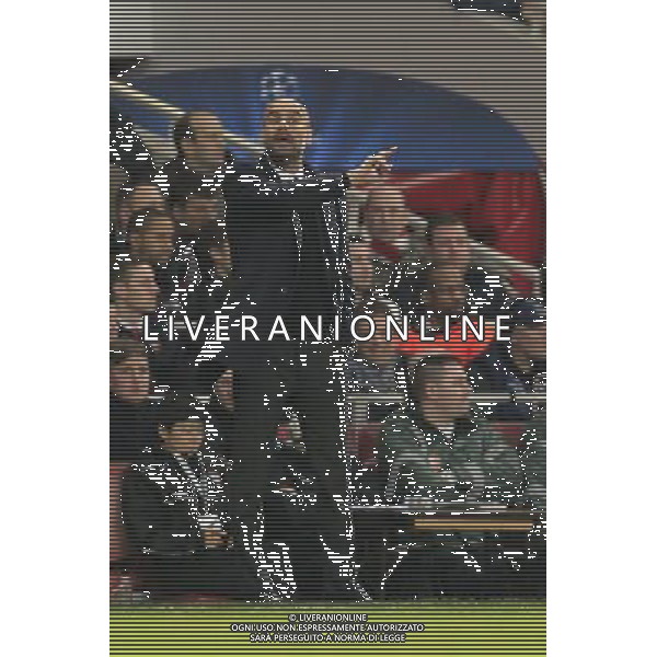 19.02.2014, Emirates Stadion, London, ENG, UEFA CL, FC Arsenal vs FC Bayern Muenchen, Achtelfinale, im Bild Trainer, Headcoach Pep Guardiola (FC Bayern Muenchen) gibt Anweisungen, Foto: Eibner // during the UEFA Champions League Round of 16 match between FC Arsenal and FC Bayern Munich at the Emirates Stadion in London, Great Britain on 2014/02/19. EXPA Pictures © 2014, PhotoCredit: EXPA/ Eibner-Pressefoto/ Schueler *****ATTENTION - OUT of GER***** ©PHOTOSHOT/AGENZIA ALDO LIVERANI SAS - ITALY ONLY - ARSENAL - BAYERN MONACO CHAMPIONS LEAGUE