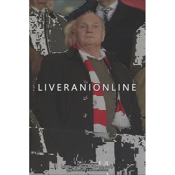 19.02.2014, Emirates Stadion, London, ENG, UEFA CL, FC Arsenal vs FC Bayern Muenchen, Achtelfinale, im Bild Praesident Uli Hoeness (FC Bayern Muenchen) nachdenklich, konzentriert, fokussiert // during the UEFA Champions League Round of 16 match between FC Arsenal and FC Bayern Munich at the Emirates Stadion in London, Great Britain on 2014/02/19. EXPA Pictures © 2014, PhotoCredit: EXPA/ Eibner-Pressefoto/ Schueler *****ATTENTION - OUT of GER***** ©PHOTOSHOT/AGENZIA ALDO LIVERANI SAS - ITALY ONLY - ARSENAL - BAYERN MONACO CHAMPIONS LEAGUE
