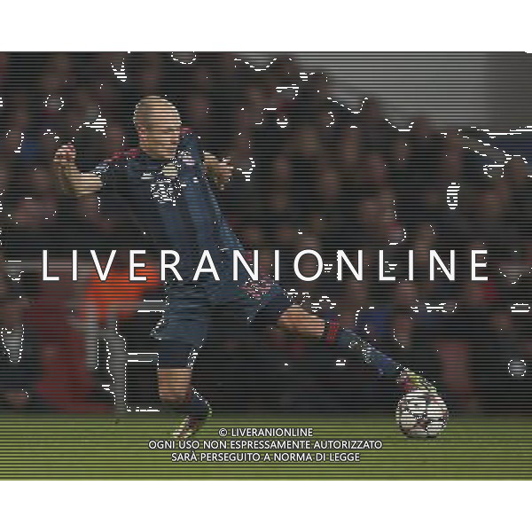 19.02.2014, Emirates Stadion, London, ENG, UEFA CL, FC Arsenal vs FC Bayern Muenchen, Achtelfinale, im Bild Arjen Robben (FC Bayern Muenchen #10), Aktion, Action // during the UEFA Champions League Round of 16 match between FC Arsenal and FC Bayern Munich at the Emirates Stadion in London, Great Britain on 2014/02/19. EXPA Pictures © 2014, PhotoCredit: EXPA/ Eibner-Pressefoto/ Schueler *****ATTENTION - OUT of GER***** AG ALDO LIVERANI SAS ONLY ITALY