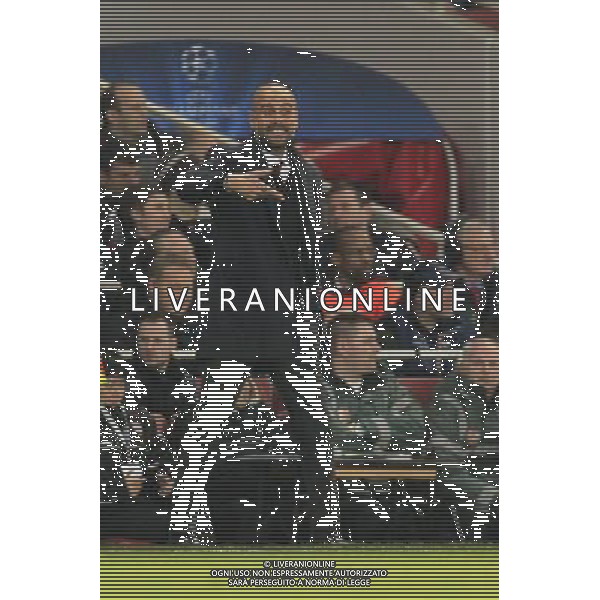 19.02.2014, Emirates Stadion, London, ENG, UEFA CL, FC Arsenal vs FC Bayern Muenchen, Achtelfinale, im Bild Trainer, Headcoach Pep Guardiola (FC Bayern Muenchen) gibt Anweisungen // during the UEFA Champions League Round of 16 match between FC Arsenal and FC Bayern Munich at the Emirates Stadion in London, Great Britain on 2014/02/19. EXPA Pictures © 2014, PhotoCredit: EXPA/ Eibner-Pressefoto/ Schueler *****ATTENTION - OUT of GER***** AG ALDO LIVERANI SAS ONLY ITALY