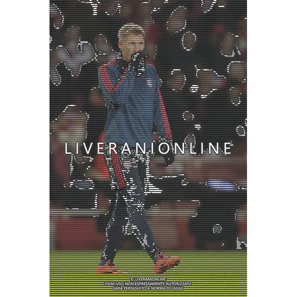 19.02.2014, Emirates Stadion, London, ENG, UEFA CL, FC Arsenal vs FC Bayern Muenchen, Achtelfinale, im Bild Bastian Schweinsteiger (FC Bayern Muenchen #31) // during the UEFA Champions League Round of 16 match between FC Arsenal and FC Bayern Munich at the Emirates Stadion in London, Great Britain on 2014/02/19. EXPA Pictures © 2014, PhotoCredit: EXPA/ Eibner-Pressefoto/ Schueler *****ATTENTION - OUT of GER***** AG ALDO LIVERANI SAS ONLY ITALY