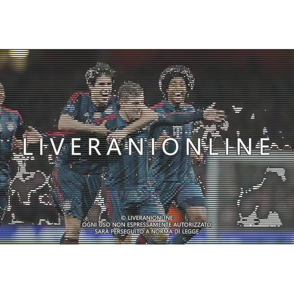 19.02.2014, Emirates Stadion, London, ENG, UEFA CL, FC Arsenal vs FC Bayern Muenchen, Achtelfinale, im Bild l-r: Torjubel von Javi MARTINEZ #8 (FC Bayern Muenchen), Toni KROOS #39 (FC Bayern Muenchen), DANTE #4 (FC Bayern Muenchen) // during the UEFA Champions League Round of 16 match between FC Arsenal and FC Bayern Munich at the Emirates Stadion in London, Great Britain on 2014/02/19. EXPA Pictures © 2014, PhotoCredit: EXPA/ Eibner-Pressefoto/ Kolbert *****ATTENTION - OUT of GER***** AG ALDO LIVERANI SAS ONLY ITALY