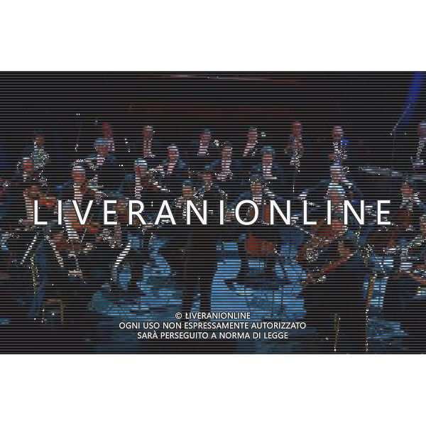Terza Serata 64mo Festival della Canzone Italiana di Sanremo 20 febbraio 2014 Nella foto: il maestro Diego Matheuz dell\'orchestra della Fenice di Venezia ©gazzaniga/AGENZIA ALDO LIVERANI SAS