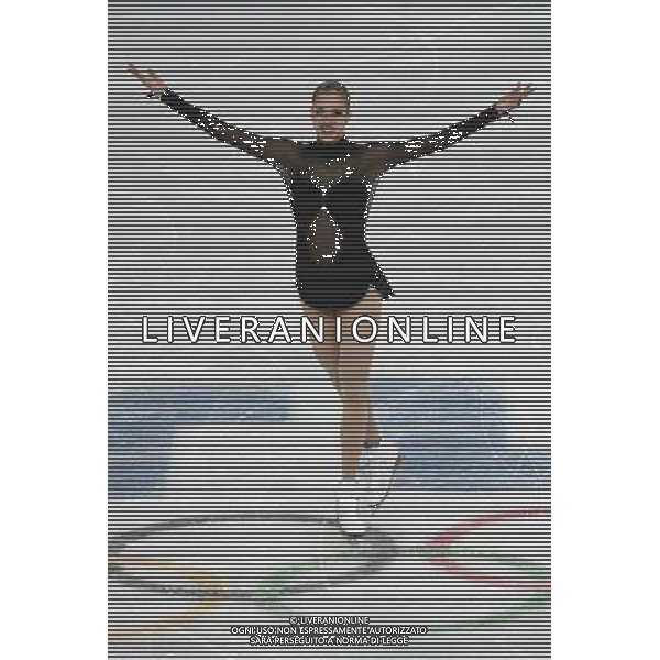 (140220) -- SOCHI, Feb. 20, 2014 () -- Carolina Kostner of Italy greets the spectators after the ladies\' free skating of figure skating at the 2014 Sochi Winter Olympic Games in Sochi, Russia, Feb. 20, 2014. Carolina Kostner won the bronze medal with a total score of 216.73 points. (/Wang Haofei) ©PHOTOSHOT/AGENZIA ALDO LIVERANI SAS - ITALY ONLY - 22mi Giochi Olimpici Invernali Olimpiadi di Sochi, Russia febbraio 2014