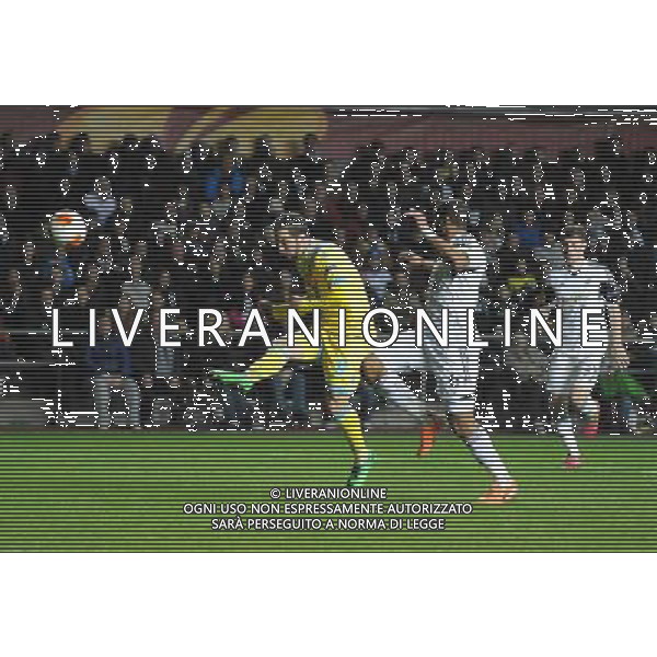 Napoli\'s Gonzalo Higuain has a shot on goal Photo by Ian Cook/CameraSport Football - UEFA Europa League Round of 32 - Swansea City v Napoli - Thursday 20th February 2014 - The Liberty Stadium - Swansea © CameraSport - 43 Linden Ave. Countesthorpe. Leicester. England. LE8 5PG - Tel: +44 (0) 116 277 4147 - admin@camerasport.com - www.camerasport.com AG ALDO LIVERANI SAS ONLY ITALY