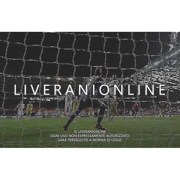 Swansea City\'s Wilfried Bony has a shot on goal Photo by Ian Cook/CameraSport Football - UEFA Europa League Round of 32 - Swansea City v Napoli - Thursday 20th February 2014 - The Liberty Stadium - Swansea © CameraSport - 43 Linden Ave. Countesthorpe. Leicester. England. LE8 5PG - Tel: +44 (0) 116 277 4147 - admin@camerasport.com - www.camerasport.com AG ALDO LIVERANI SAS ONLY ITALY