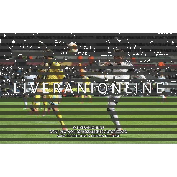 Swansea City\'s Pablo Hernandez crosses the ball into the box Photo by Ian Cook/CameraSport Football - UEFA Europa League Round of 32 - Swansea City v Napoli - Thursday 20th February 2014 - The Liberty Stadium - Swansea © CameraSport - 43 Linden Ave. Countesthorpe. Leicester. England. LE8 5PG - Tel: +44 (0) 116 277 4147 - admin@camerasport.com - www.camerasport.com AG ALDO LIVERANI SAS ONLY ITALY