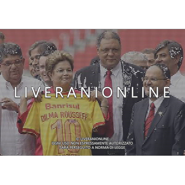 (140221) -- PORTO ALEGRE, Feb. 21, 2014 () -- Brazilian President Dilma Rousseff (L, Front) participates in the inaugural visit to Beira-Rio Stadium in Porto Alegre, Brazil, on Feb. 20, 2014. (/AGENCIA ESTADO) (ah) (sp) AG ALDO LIVERANI SAS ONLY ITALY