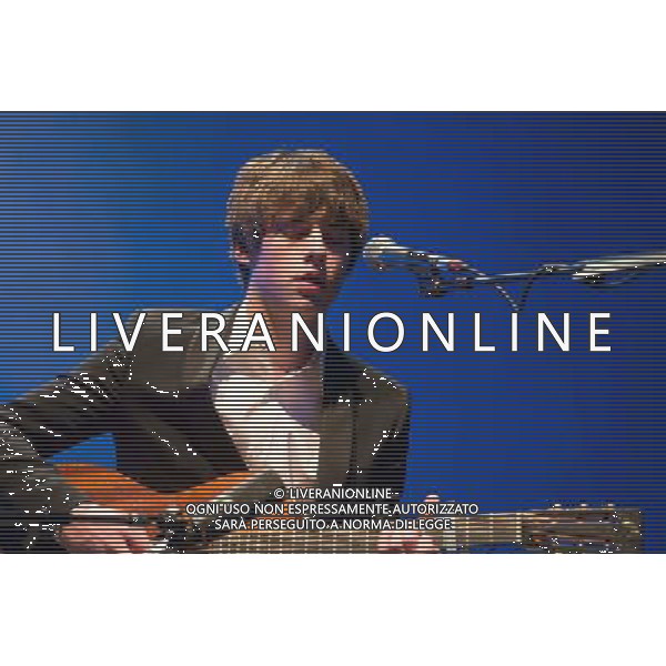 Jake Bugg performing live in concert headlining the first Albert Session of 2014 at the Royal Albert Hall, (RAH), London, United Kingdom. Ahead of this Albert Sessions concert, Jake is supporting the Hall\'s education and outreach programme by preparing a group of young vocalists for a once-in-a-lifetime opportunity. Date: 21/02/2014 AG ALDO LIVERANI SAS ONLY ITALY