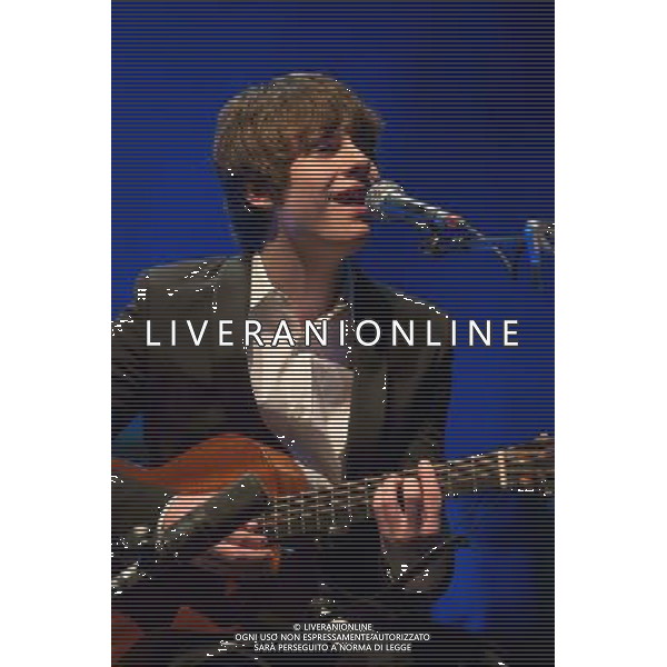 Jake Bugg performing live in concert headlining the first Albert Session of 2014 at the Royal Albert Hall, (RAH), London, United Kingdom. Ahead of this Albert Sessions concert, Jake is supporting the Hall\'s education and outreach programme by preparing a group of young vocalists for a once-in-a-lifetime opportunity. Date: 21/02/2014 AG ALDO LIVERANI SAS ONLY ITALY