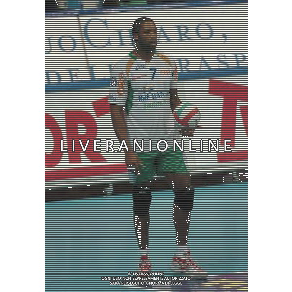 CUNEO 12/11/04 CAMPIONATO DI PALLAVOLO SERIE A1 TIM 2004/05 BREBANCA CUNEO-COPRA PIACENZA NELLA FOTO CARDONA MAIKEL PH GIGI ARCAINI/ALDO LIVERANI