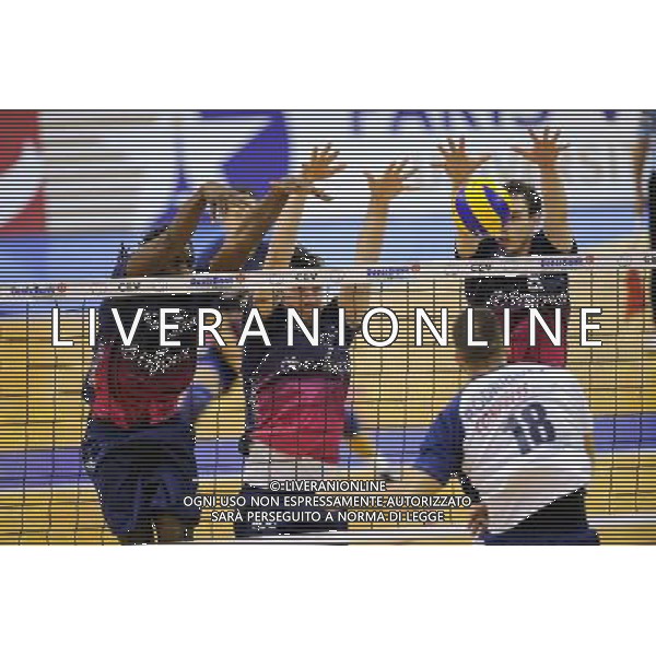 Mory Sidibe / Dennis VAN DER VEEN / Marko IVOVIC - 25.02.2014 - Paris Volley / Tomis Constanta - 1/2Finale CEV Cup Photo : Aurelien Meunier / Icon Sport AG ALDO LIVERANI SAS ONLY ITALY