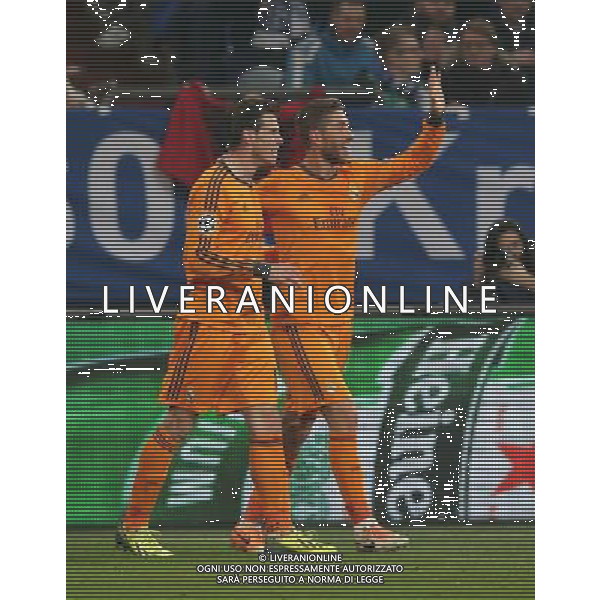 Fu§ball, firo : 26.02.2014 1.BL, 1.Bundesliga,CL, Champions League, Saison 2013/2014,Achtelfinale, FC Schalke 04 - Real Madrid 1:6 Jubel Real mit BALE und RAMOS $worldrightsEs gelten unsere AGB, einsehbar auf www.firosportphoto.de, copyright by firo sportphoto: Coesfelder Str. 207 D-48249 DŸlmen www.firosportphoto.de mail@firosportphoto.de (V o l k s b a n k B o c h u m - W i t t e n ) BLZ.: 430 601 29 Kt. Nr.: 341 117 100 Tel:Ê +49-2594-9916004 Fax:Ê+49-2594-9916005 AG ALDO LIVERANI SAS ONLY ITALY