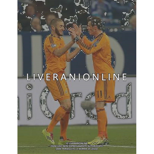 Fu§ball, firo : 26.02.2014 1.BL, 1.Bundesliga,CL, Champions League, Saison 2013/2014,Achtelfinale, FC Schalke 04 - Real Madrid 1:6 Jubel Real, BENZEMA und BALE $worldrightsEs gelten unsere AGB, einsehbar auf www.firosportphoto.de, copyright by firo sportphoto: Coesfelder Str. 207 D-48249 DŸlmen www.firosportphoto.de mail@firosportphoto.de (V o l k s b a n k B o c h u m - W i t t e n ) BLZ.: 430 601 29 Kt. Nr.: 341 117 100 Tel:Ê +49-2594-9916004 Fax:Ê+49-2594-9916005 AG ALDO LIVERANI SAS ONLY ITALY