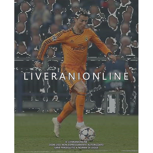 firo Fu§ball,Fussball, 26.02.2014 UEFA Champions League, Achtelfinale, Saison 2013/2014 FC Schalke 04 - Real Madrid (1:6) Madrid, Cristiano Ronaldo, CR7, Einzelaktion, ganze Figur $worldrightsEs gelten unsere AGB, einsehbar auf www.firosportphoto.de copyright by firo sportphoto: Coesfelder Str. 207 D- 48249 DŸlmen www.firosportphoto.de mail@firosportphoto.de (V o l k s b a n k B o c h u m - W i t t e n ) BLZ.: 430 601 29 Kt. Nr.: 341 117 100 Tel: +49-2594 - 9916004 Fax: +49-2594 - 9916005 AG ALDO LIVERANI SAS ONLY ITALY