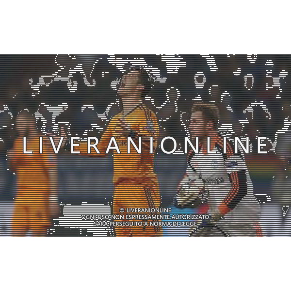 firo Fu§ball,Fussball, 26.02.2014 Champions League Achtelfinale Hinspiel , Saison 2013/2014 FC Schalke 04 - Real Madrid Gestik Cristiano Ronaldo dahinter Ralf FŠhrmann $worldrightsEs gelten unsere AGB, einsehbar auf www.firosportphoto.de copyright by firo sportphoto: Coesfelder Str.207 48249 DŸlmen www.firosportphoto.de mail@firosportphoto.de (V o l k s b a n k B o c h u m - W i t t e n ) BLZ.: 430 601 29 Kt. Nr.: 341 117 100 Tel:Ê 02594 - 9916004 Fax:Ê02594 - 9916005 AG ALDO LIVERANI SAS ONLY ITALY