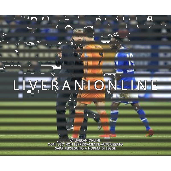 Trainer Jens Keller (FC Schalke 04) gratuliert Cristiano Ronaldo (Real Madrid CF #7) nach dem Abpfiff zu dessen Leistung // during UEFA Champions League last sixteen match between Schalke 04 and Real Madrid CF at the Veltins Arena in Gelsenkirchen, Germany on 2014/02/26. EXPA Pictures © 2014, PhotoCredit: EXPA/ Eibner-Pressefoto/ Schueler *****ATTENTION - OUT of GER***** AG ALDO LIVERANI SAS ONLY ITALY 
