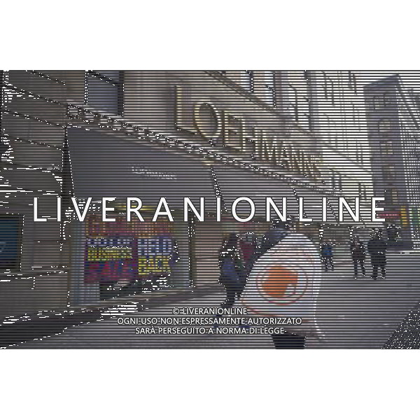 The Loehmann\'s department store in the Chelsea neighborhood of New York on Saturday, February 1, 2014.The women\'s clothing retailer which filed for bankruptcy protection for the third time has been finally given approval by the court to liquidate and have its going out of business sale.. The off-price merchandiser faced the same problems that besieged its defunct rivals, Sym\'s, Filene\'s and Daffy\'s, the production of goods has been streamlined by computerization resulting in less excess inventory that manufacturers must unload. ©PHOTOSHOT/AGENZIA ALDO LIVERANI SAS - ITALY ONLY - EDITORIAL USE ONLY