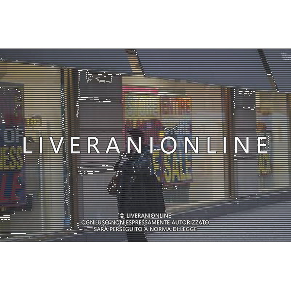 A Loehmann\'s department store in the Chelsea neighborhood of New York on Thursday, January 9, 2014.The women\'s clothing retailer which filed for bankruptcy protection for the third time has been finally given approval by the court to liquidate and have its going out of business sale.. The off-price merchandiser faced the same problems that besieged its defunct rivals, Sym\'s, Filene\'s and Daffy\'s, the production of goods has been streamlined by computerization resulting in less excess inventory that manufacturers must unload. ©PHOTOSHOT/AGENZIA ALDO LIVERANI SAS - ITALY ONLY - EDITORIAL USE ONLY