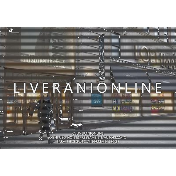 A Loehmann\'s department store in the Chelsea neighborhood of New York on Thursday, January 9, 2014.The women\'s clothing retailer which filed for bankruptcy protection for the third time has been finally given approval by the court to liquidate and have its going out of business sale.. The off-price merchandiser faced the same problems that besieged its defunct rivals, Sym\'s, Filene\'s and Daffy\'s, the production of goods has been streamlined by computerization resulting in less excess inventory that manufacturers must unload. ©PHOTOSHOT/AGENZIA ALDO LIVERANI SAS - ITALY ONLY - EDITORIAL USE ONLY