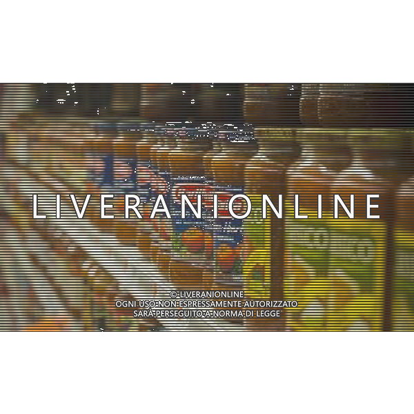 Bottles of tomato sauce are seen in a supermarket in New York on Tuesday, February 25, 2014. U.S. producer prices rose in January 2014, spurred on by higher food prices which jumped 1 percent. ©PHOTOSHOT/AGENZIA ALDO LIVERANI SAS - ITALY ONLY - EDITORIAL USE ONLY