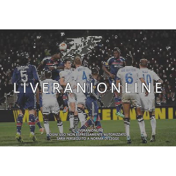 DUEL / ACTION / Bafetimbi GOMIS - 27.02.2014 - Lyon / Tchernomorets Odessa - Ligue Europa 2013/2014 Photo : Jean Paul Thomas / Icon Sport AG ALDO LIVERANI SAS ONLY ITALY