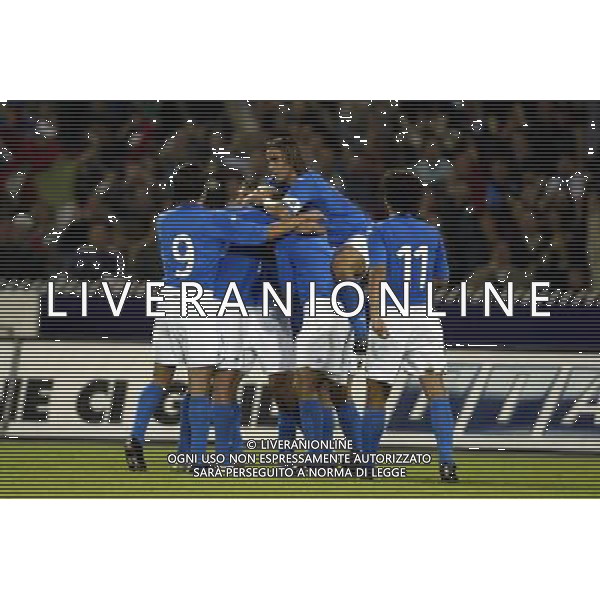 napoli 12/10/2002 italia - jugoslavia nella foto esultanza italia agenzia aldo liverani