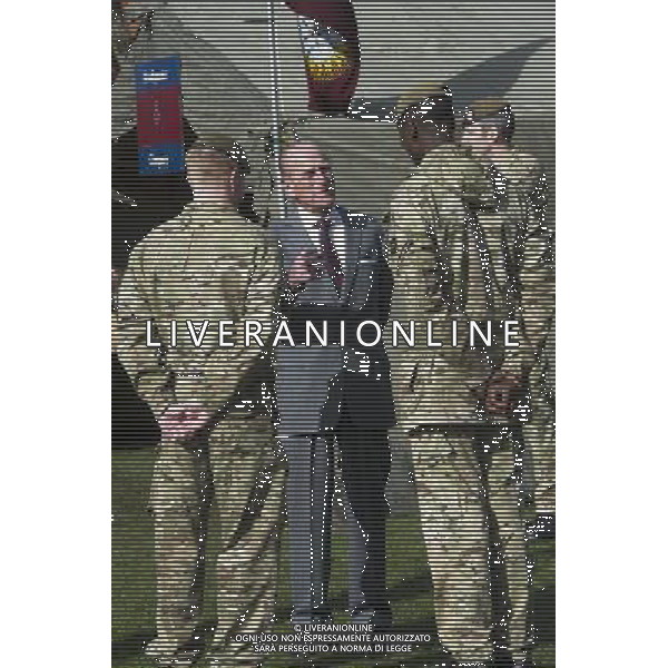 The Grenadier Guards has one of the finest, longstanding reputations as a tough fighting force. A regiment which has a proud history of service to the sovereign in times of war and peace be it on operations in Iraq and Afghanistan or guarding the Royal Palaces. The 1st Battalion of the Grenadier Guards is based at Aldershot. It consists of three Rifle companies, Support Company which consists of an anti-tank platoon, a mortar platoon, a reconnaissance platoon and a sniper platoon. The Duke of Edinburgh is Colonel of the Grenadier Guards, and Life Member of the Grenadier Guards Association, which maintains links between past and present members of the Regiment. The Rota will cover elements of HRH\'s visit to the Grenadier Guards, as directed on the day. This will include The Duke arriving, meeting personnel, watching part of a football match and meeting members of the Sergeant\'s Mess. The Rota can also cover HRH joining Officers for a formal photograph and presenting three Long Service and Good Conduct medals.Pic Shows HRH The Duke of Edinburgh speaking to Sergeants,Warrant Officers and Guardsmen ©photoshot/AGENZIA ALDO LIVERANI SAS - ITALY ONLY - REALI INGLESI: Il principe Filippo Duca di Edinburgo in visita al reggimento 1mo Battaglione Granatieri a Aldershot.