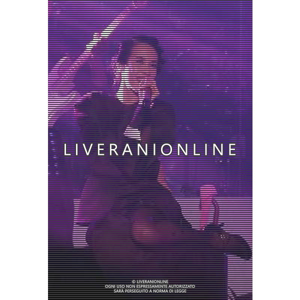 (140302) -- NANJING, March 2, 2014 () -- Singer Karen Mok performs at her solo concert in Nanjing, capital of east China\'s Jiangsu Province, March 1, 2014. (/Yan Minhang) (lfj) ©photoshot/AGENZIA ALDO LIVERANI SAS - ITALY ONLY - La Cantante Karen Mok durante il suo concerto da solista a Nanchino, capitale della Cina orientale nella provincia del Jiangsu, 1 marzo , 2014.