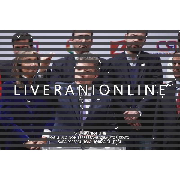 (140304) -- BOGOTA, March 4, 2014 () -- Colombia\'s President Juan Manuel Santos (C) delivers a speech with several heads of political parties and his campaign team during the signing of his candidacy for the upcoming presidential elections in Bogota, capital of Colombia, on March 4, 2014. Colombian President Juan Manuel Santos along with his vice president candidate German Vargas Lleras registered his candidacy for presidential elections which will be held on May 25. (/Jhon Paz) (jg) (ah) AG ALDO LIVERANI SAS ONLY ITALY