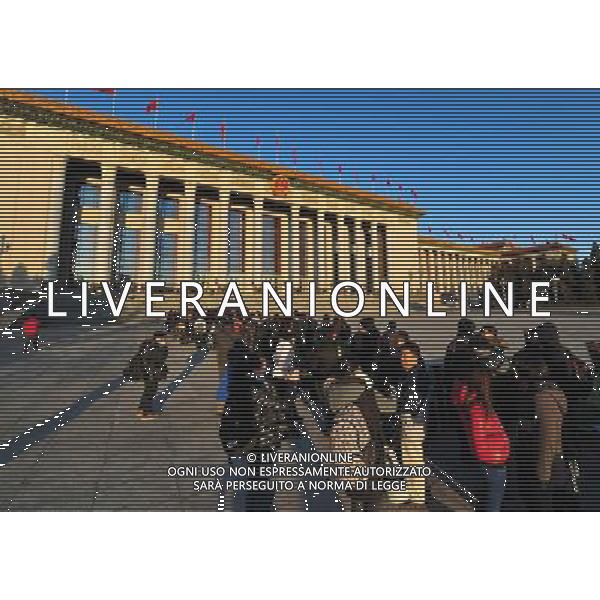 (140305) -- BEIJING, March 5, 2014 () -- Journalists queue to enter the Great Hall of the People, venue of the second session of China\'s 12th National People\'s Congress (NPC), in Beijing, capital of China, March 5, 2014. The second session of the 12th NPC, the national legislature, opened in Beijing on March 5. (/Xiao Yijiu) (zkr) AG ALDO LIVERANI SAS ONLY ITALY