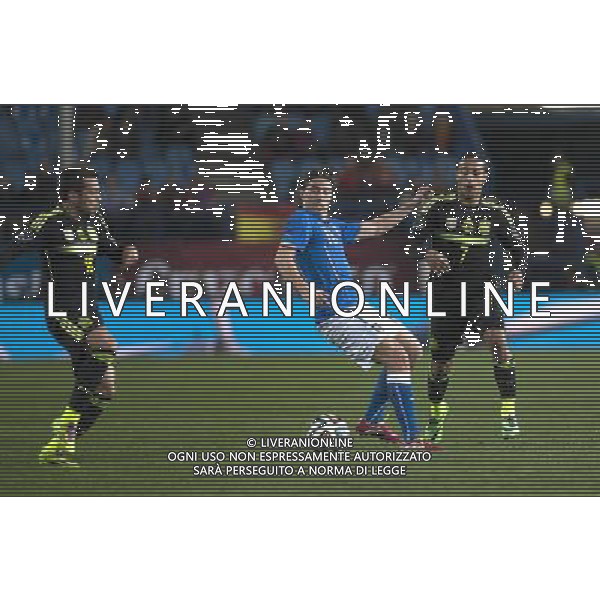 (140306) -- MADRID, March 6, 2014 () -- Riccardo Montolivo(C) of Italy vies the ball during an international friendly football match between Italy and Spain at Madrid, Spain on March 5, 2014. Italy lost 0-1.(/Xie Haining) AG ALDO LIVERANI SAS ONLY ITALY
