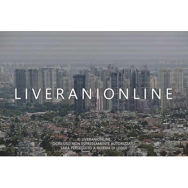 (140306) -- SINGAPORE, March 6, 2014 () -- Photo taken on March 6, 2014 shows the housing in Singapore\'s Toa Payoh area. Singapore has jumped to the top of the Economist Intelligence Unit\'s (EIU) ranking of the world\'s most expensive cities, overtaking the likes of Tokyo and Osaka as the Singapore dollar appreciated against the yen, local TV Channel NewsAsia reported on Tuesday. (/Then Chih Wey) ©photohsot/AGENZIA ALDO LIVERANI SAS - ITALY ONLY - Veduta aerea di Singapore classificata una delle citta\' piu\' care del mondo, 6 marzo 2014