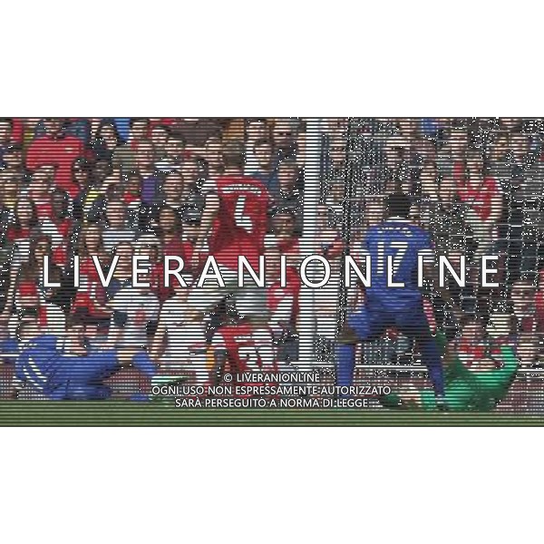 Everton\'s Romelu Lukaku scores Photo by Kieran Galvin/CameraSport Football - FA Challenge Cup Quarter-Final - Arsenal v Everton - Saturday 8th March 2014 - Emirates Stadium - London © CameraSport - 43 Linden Ave. Countesthorpe. Leicester. England. LE8 5PG - Tel: +44 (0) 116 277 4147 - admin@camerasport.com - www.camerasport.com AG ALDO LIVERANI SAS ONLY ITALY