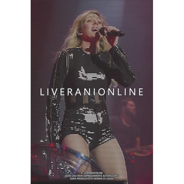 Ellie Goulding performs live in concert at Liverpool Echo Arena, Liverpool, England, 8th March 2014. ©PHOTOHSOT/AGENZIA ALDO LIVERANI SAS - ITALY ONLY - EDITORIAL USE ONLY