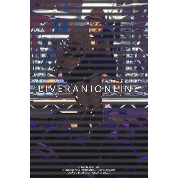 Babyshambles plays The Roundhouse on 10/03/2014 at The Roundhouse, London. Pete Doherty dives into the audience. Sequence 1 of 5 Persons pictured: Pete Doherty, Peter Doherty, Adam Falkner . Picture by Julie Edwards AG ALDO LIVERANI SAS ONLY ITALY 